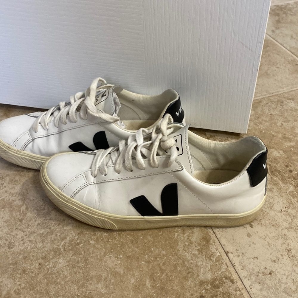 Veja Tennis Shoes